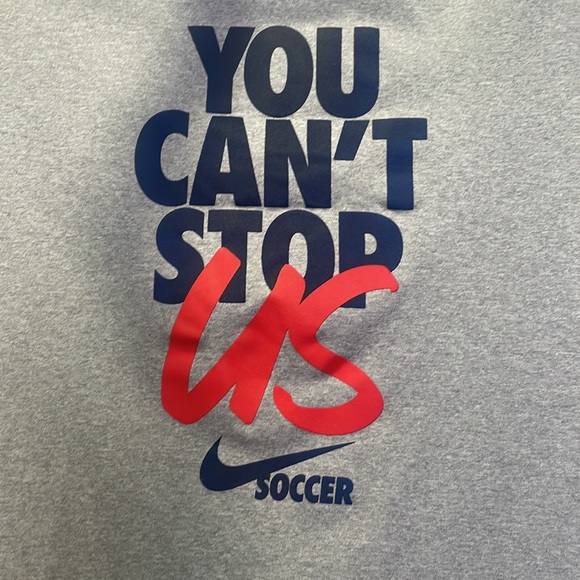 Nike soccer t shirt with headband - Picture 2 of 4